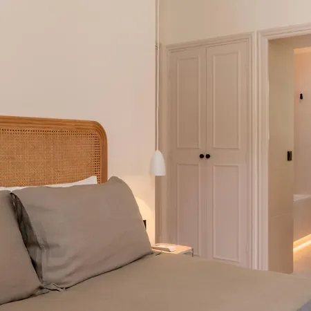 Du Coin, Apartment