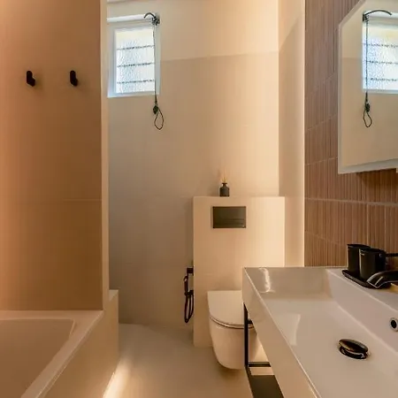 Du Coin, Apartment